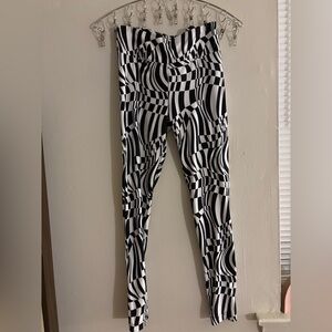 Black and white checkered print leggings